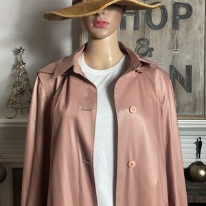 Gorgeous Vintage London Fog Trench Jacket